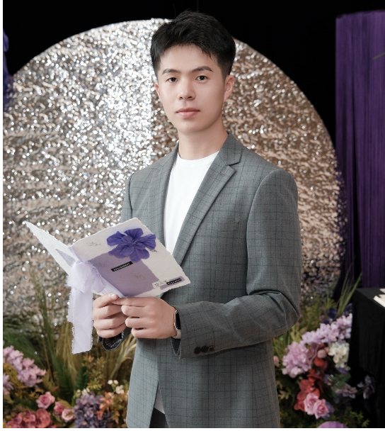 [Image of 成员照片]